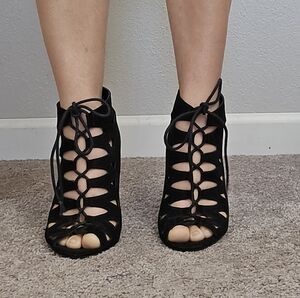 Chinese Laundry Z Lady Day Black Micro Suede Heels size 5.5